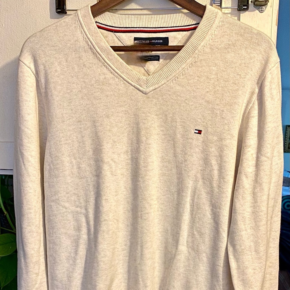 Tommy Hilfiger Men's Cream V-Neck Sweater